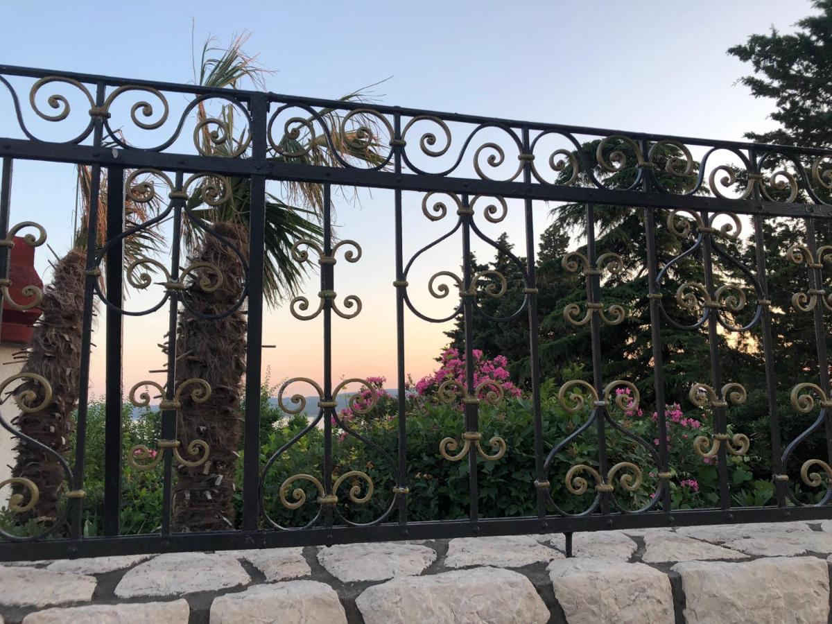 La Villa - Beach House & Rooms Crikvenica Exterior foto