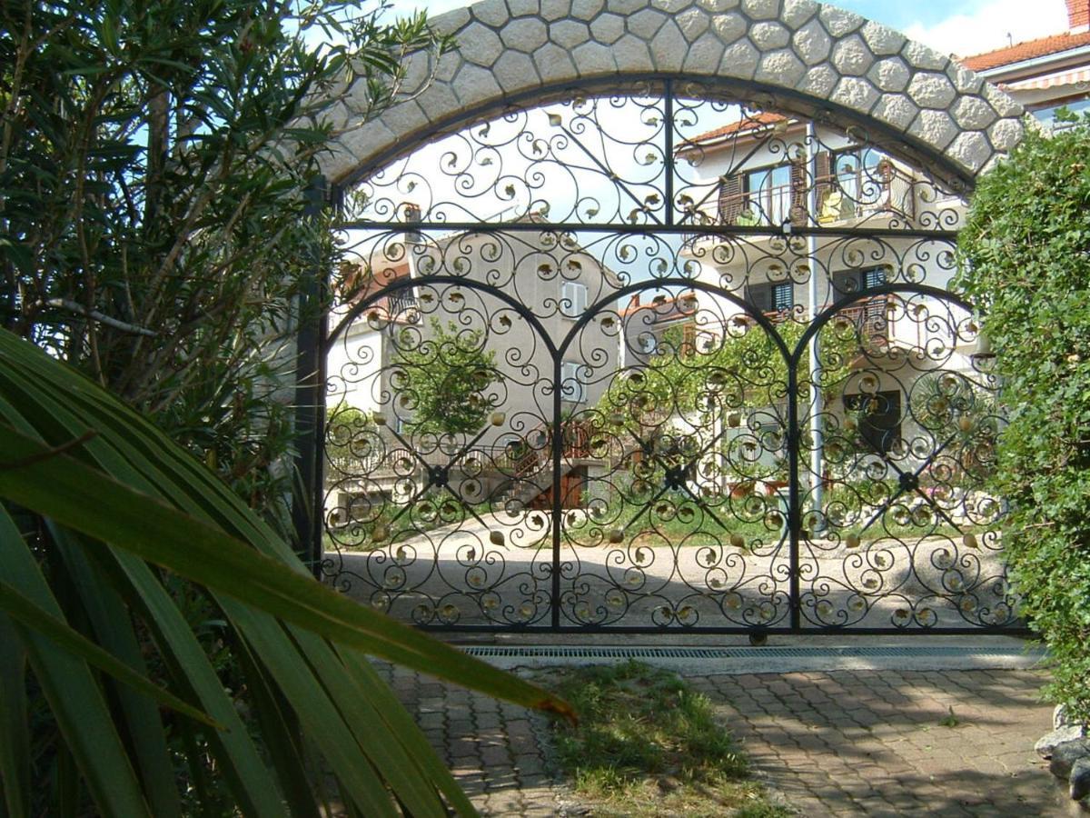 La Villa - Beach House & Rooms Crikvenica Exterior foto